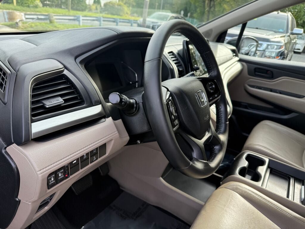 Used 2018 Honda Odyssey EX-L image 11