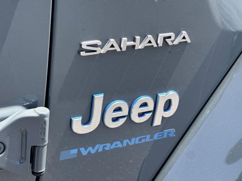 Used 2024 Jeep Wrangler Sahara image 27