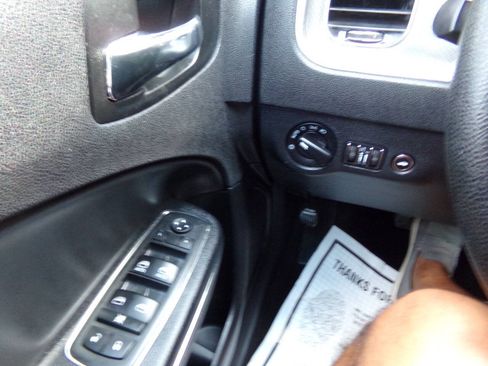 Used 2014 Dodge Charger SE RWD image 50