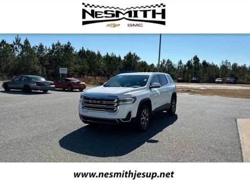 Used 2023 GMC Acadia SLE image 1