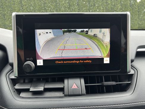 Certified 2025 Toyota RAV4 XLE AWD/4WD image 27
