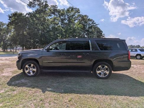 Used 2017 Chevrolet Suburban LT AWD/4WD image 6