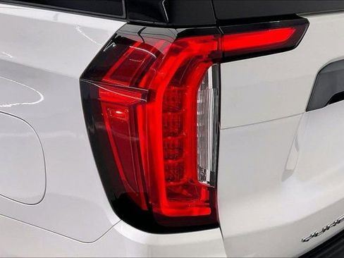 Used 2023 GMC Yukon Denali Ultimate AWD/4WD image 29