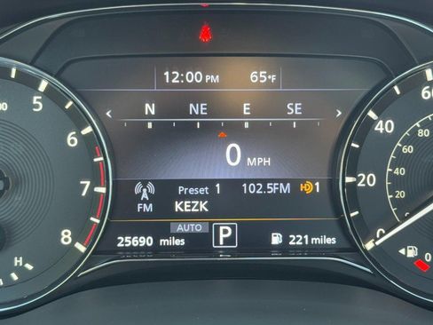 Used 2023 INFINITI QX80 Sensory w/ All-Season Package image 21