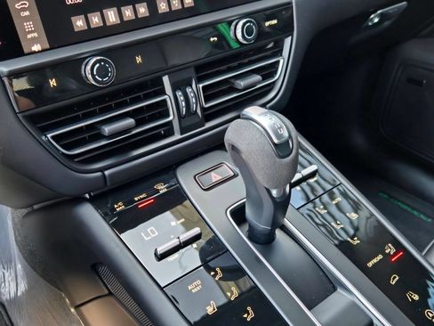 Certified 2026 Porsche Macan GTS AWD/4WD image 23