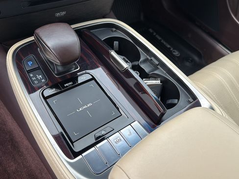 Used 2019 Lexus LS 500 AWD w/ Interior Upgrade Package image 31
