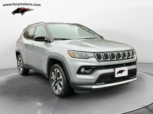 Used 2023 Jeep Compass Limited image 1