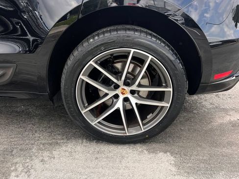 Used 2023 Porsche Macan AWD/4WD image 39