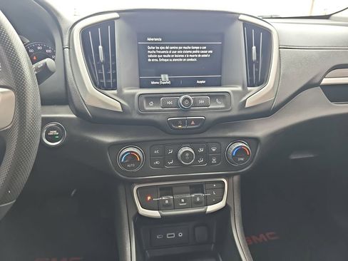 Used 2022 GMC Terrain SLE w/ Driver Convenience Package image 24