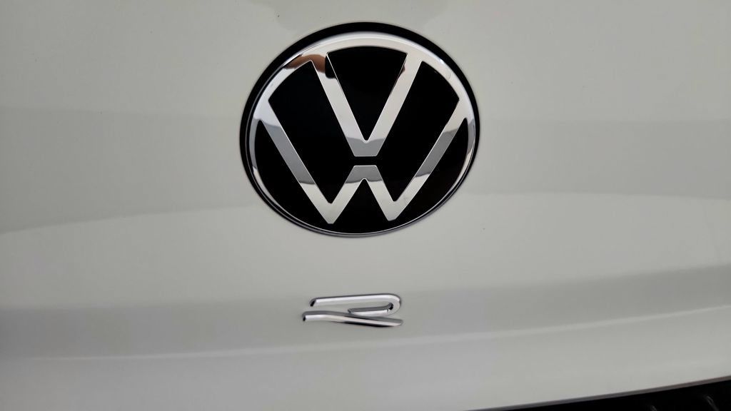 Used 2025 Volkswagen Golf w/ Euro Style Package AWD/4WD image 13
