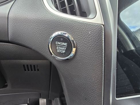 Used 2024 Ford Edge SE w/ Black Appearance Package image 19