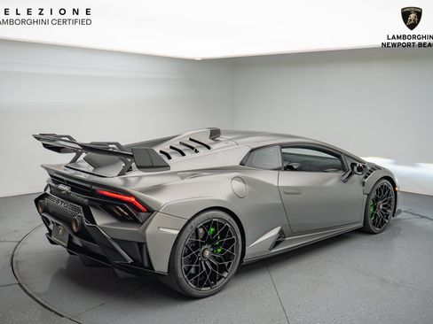 Used 2023 Lamborghini Huracan STO RWD image 21