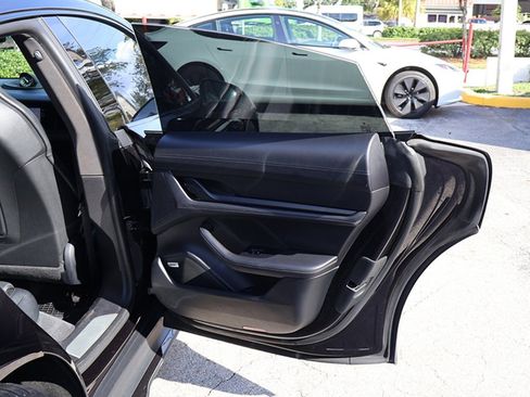 Used 2020 Porsche Taycan Turbo image 28