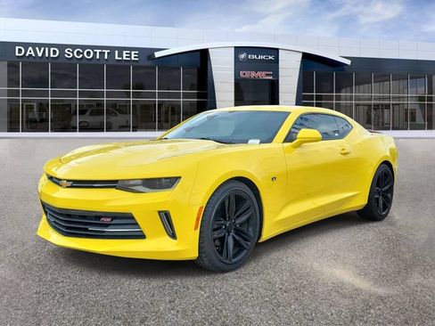 Used 2016 Chevrolet Camaro LT RWD image 2