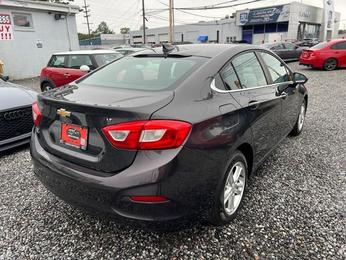 Used 2017 Chevrolet Cruze LT FWD image 6