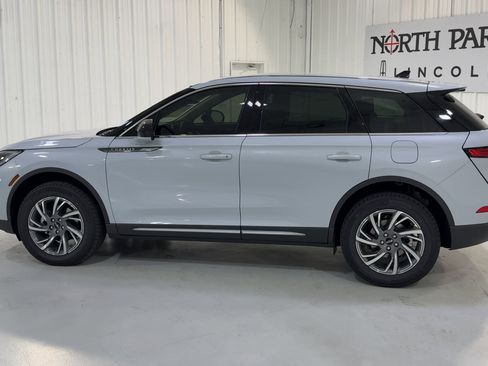 New 2026 Lincoln Corsair Premiere image 7