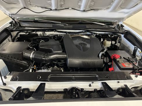 Used 2019 Toyota Tacoma Limited AWD/4WD image 27