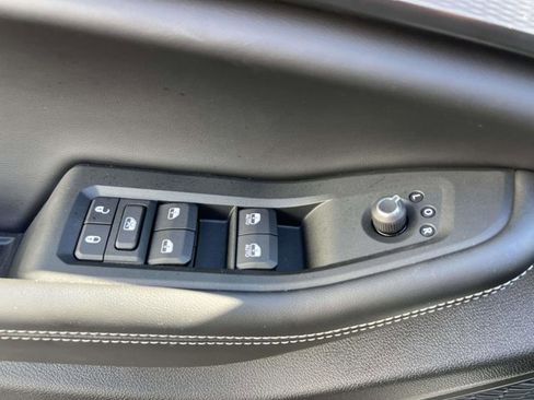 Used 2025 Jeep Grand Cherokee L Altitude image 15