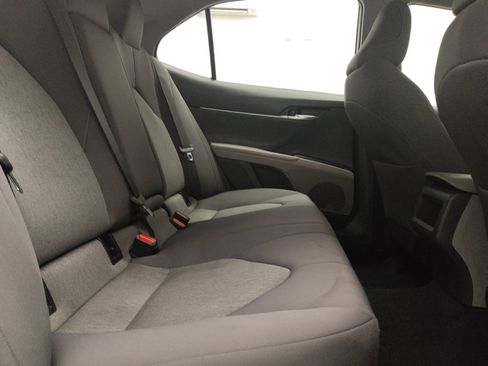 Used 2022 Toyota Camry LE image 19