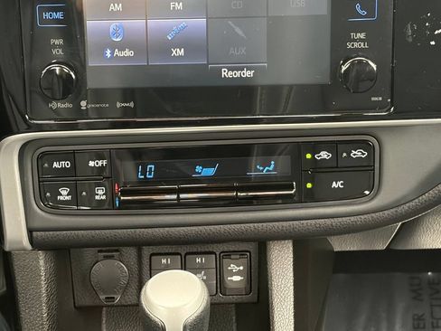 Used 2017 Toyota Corolla XLE w/ Carpet Mat Package (TMS) FWD image 29