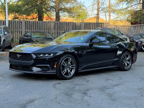Used 2024 Ford Mustang Coupe image 3