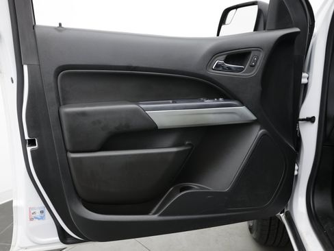 Used 2022 Chevrolet Colorado LT w/ Fleet Safety Package RWD image 16