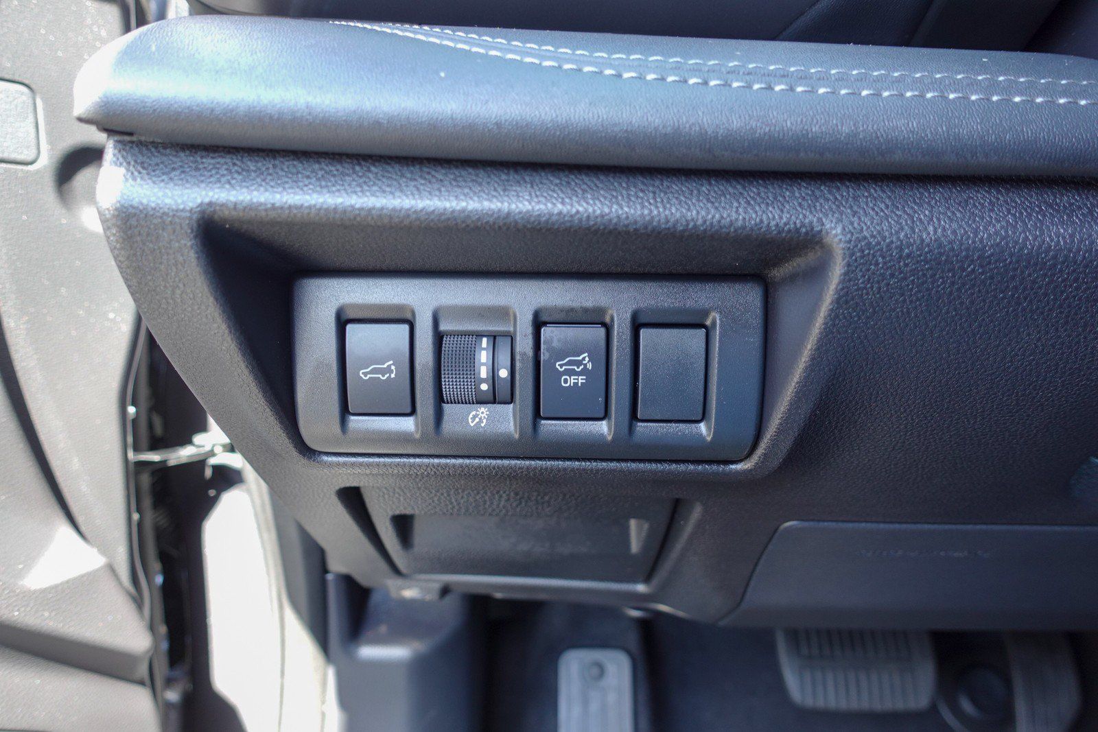 Certified 2025 Subaru Outback Limited AWD/4WD image 13