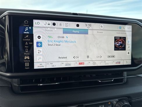 Used 2024 Jeep Gladiator Mojave image 16