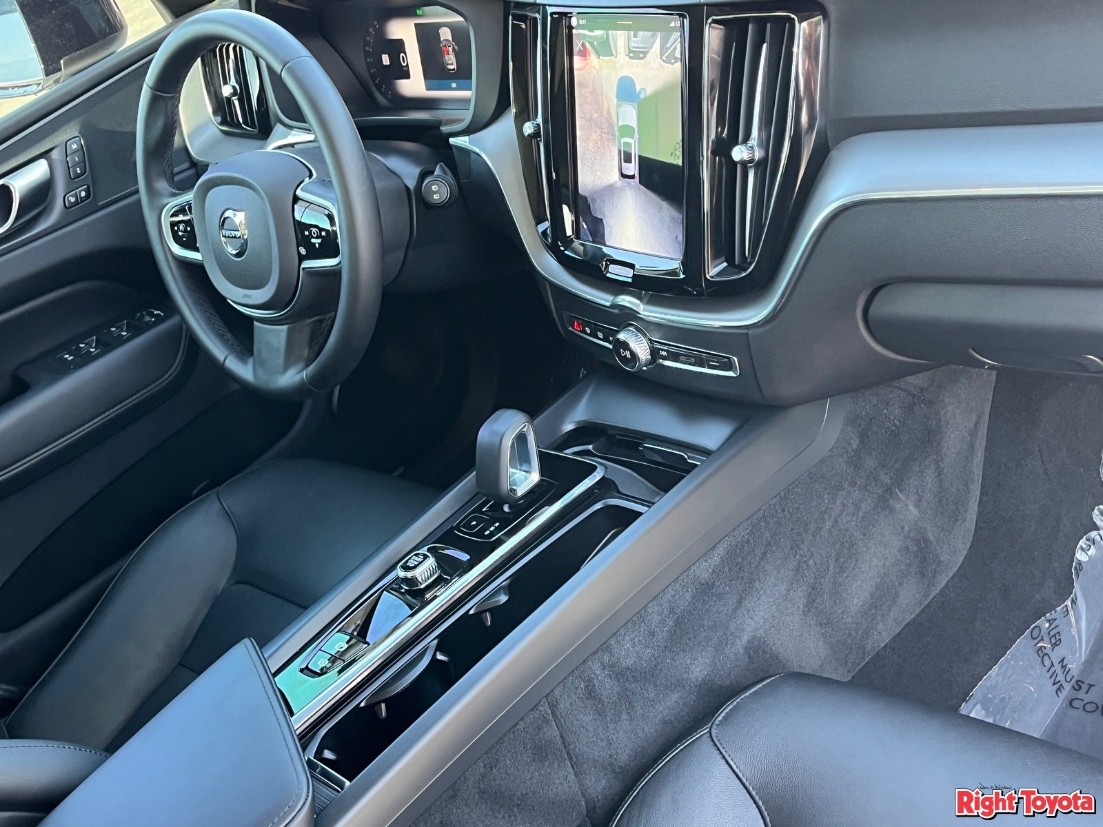 Used 2025 Volvo XC60 T8 Plus AWD/4WD image 12