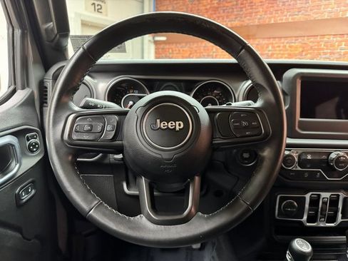 Used 2021 Jeep Wrangler Unlimited Sport image 15