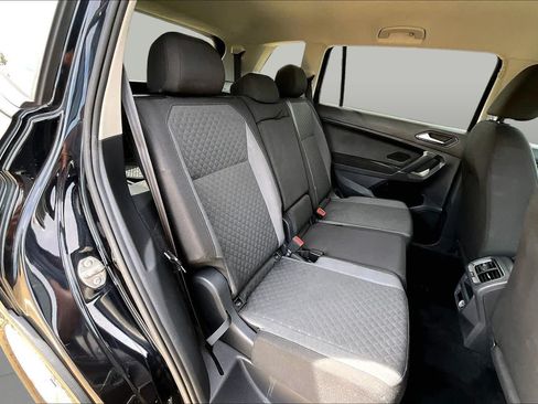 Used 2018 Volkswagen Tiguan S FWD image 18