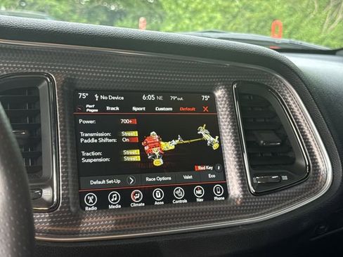 Used 2017 Dodge Challenger SRT Hellcat RWD image 16