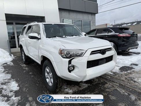 Used 2022 Toyota 4Runner SR5 Premium image 1