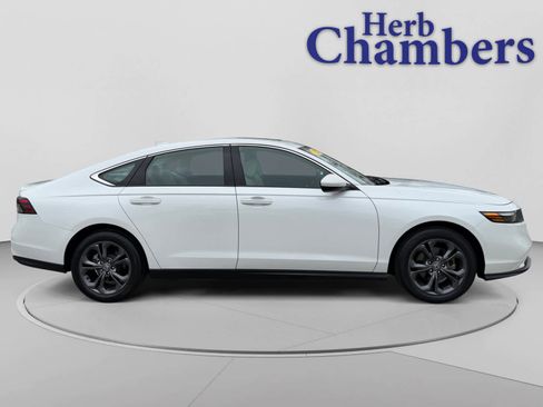 Used 2023 Honda Accord EX image 12