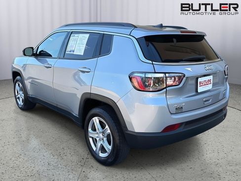 Used 2024 Jeep Compass Latitude AWD/4WD image 4
