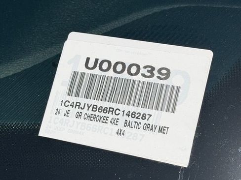 Used 2024 Jeep Grand Cherokee Limited 4xe AWD/4WD image 15