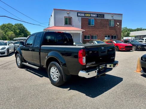 Used 2016 Nissan Frontier SV w/ SV Value Truck Package AWD/4WD image 6