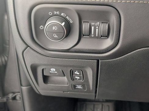 Used 2026 RAM 1500 Tungsten AWD/4WD image 15