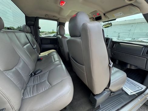 Used 2006 Chevrolet Silverado 1500 LT w/ Onstar Plus Package RWD image 28