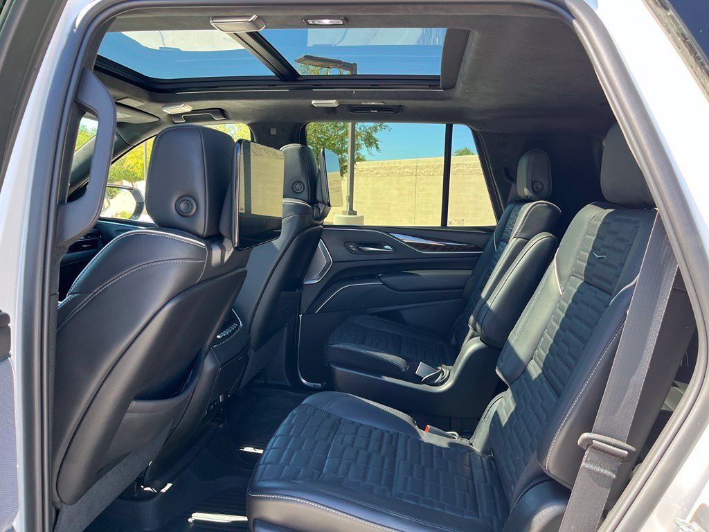 Used 2022 Cadillac Escalade Sport Platinum AWD/4WD image 15