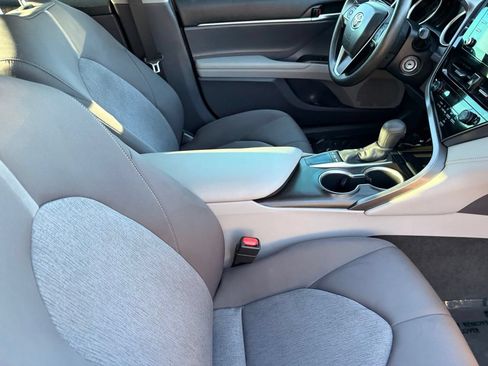 Used 2022 Toyota Camry LE w/ Carpet Mat Package (TMS) FWD image 10