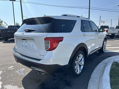 Used 2023 Ford Explorer Platinum w/ Technology Package AWD/4WD image 5