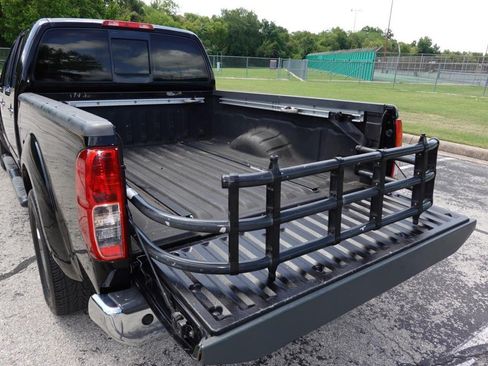 Used 2014 Nissan Frontier 2WD Crew Cab Long Bed image 7