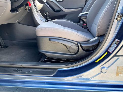 Used 2015 Hyundai Elantra SE FWD image 26