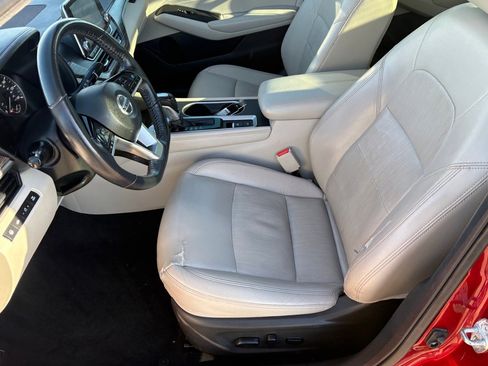 Certified 2019 Nissan Altima 2.5 Platinum image 30