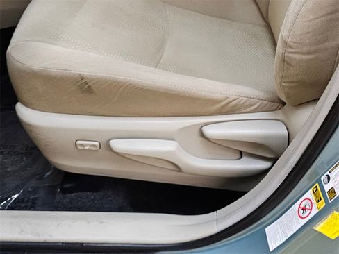 Used 2014 Toyota Prius V Three image 24