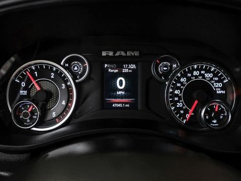 Used 2024 RAM 2500 Tradesman w/ Chrome Appearance Group image 16