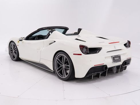Used 2018 Ferrari 488 Spider RWD image 3