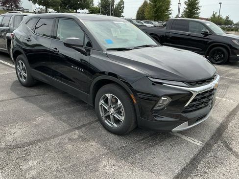 Used 2025 Chevrolet Blazer LT FWD image 6