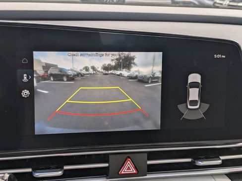 New 2025 Hyundai Elantra Limited image 29